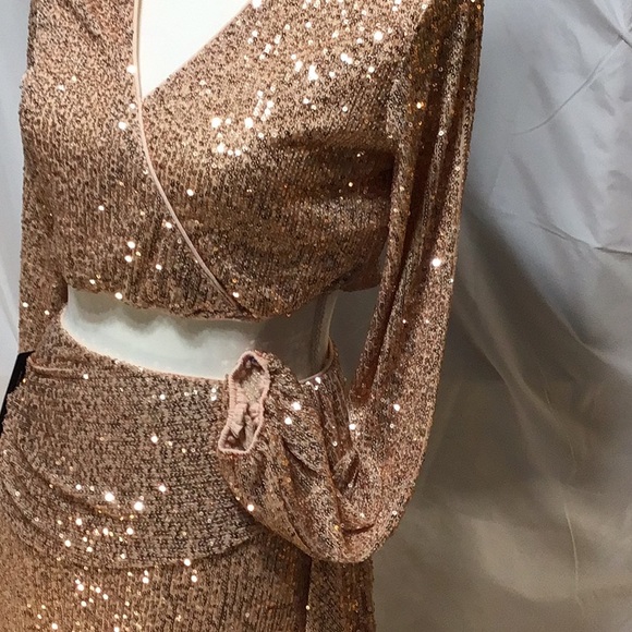 Etiquette sexy 🔥 peach sequin skirt and crop top set. Size S - Picture 10 of 12